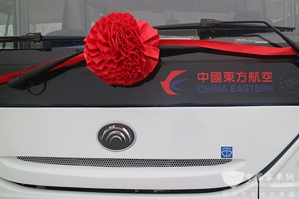 宇通再向東航交付 19輛機場擺渡車，強強合作又進一步！