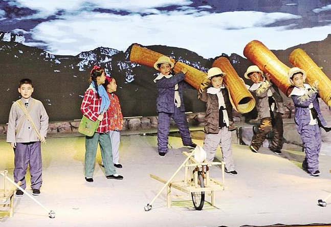  老家河南網-少年版話劇《紅旗渠》在線上展演