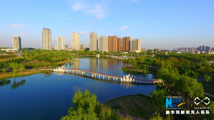  老家河南網-河南許昌：芙蓉湖水綠又藍