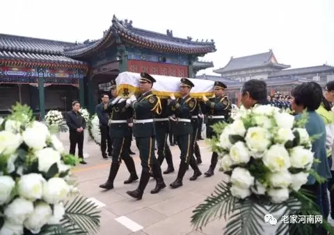  老家河南網-河南周口小伙救人身亡 北京市民趕來給他送別